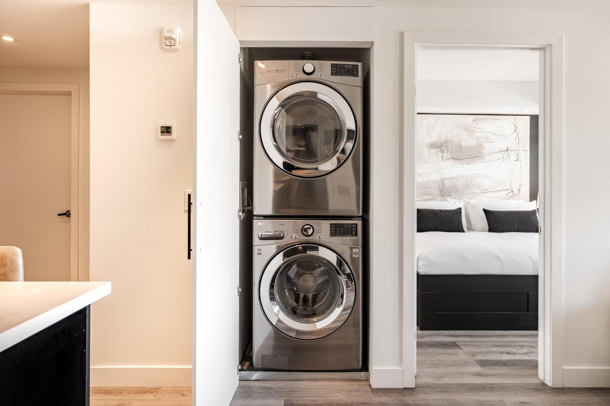 Westview Luxury Suites オタワ エクステリア 写真